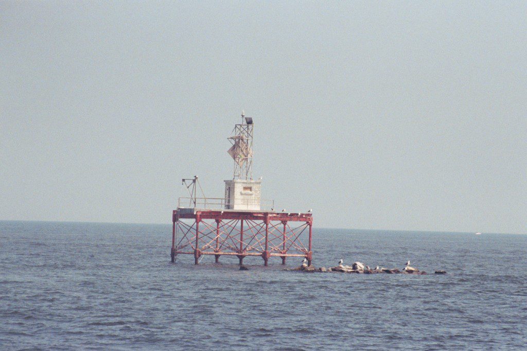 Ragged Point Light warns traffic on the river of a rocky shoal. THE CHESAPEAKE TODAY photo