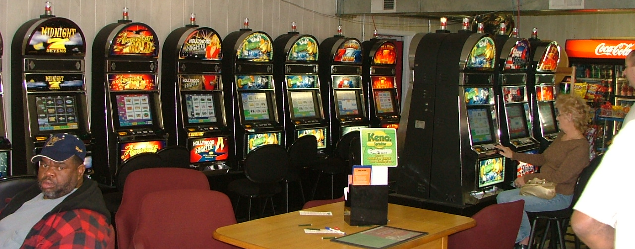A slot machine parlor in the Boatman's mini mart in Oakville, Md. was one that was shut down in 2008. THE CHESAPEAKE TODAY photo